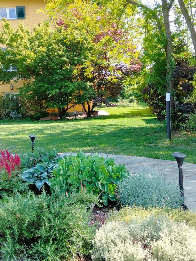 Bed&Breakfast Villa Camilla Ivrea Exterior photo